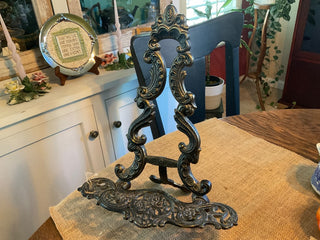Ornate brass stand MTS|72316