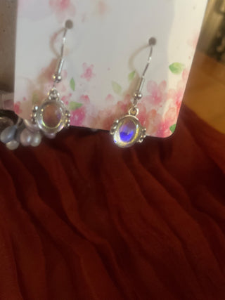 Silver tone dangling earrings , stone is changing color-RSV|95767