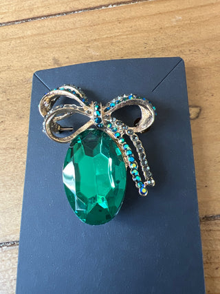 Green oval Pin MYD|112640