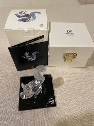 Swarovski Crystal Squirrel Holding Diamond 1997 10th Anniversary Figurine RSV|116835