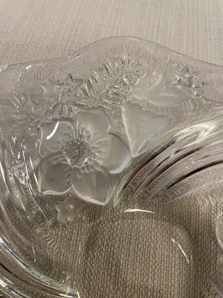 Vintage Mikasa Christmas  Bowl Clear Lead Crystal, Frosted Leaves & Santa RSV|122435