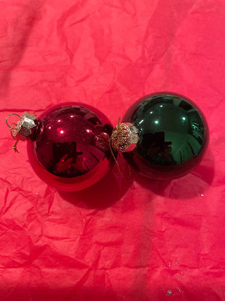 Red and green glass ornament|123324