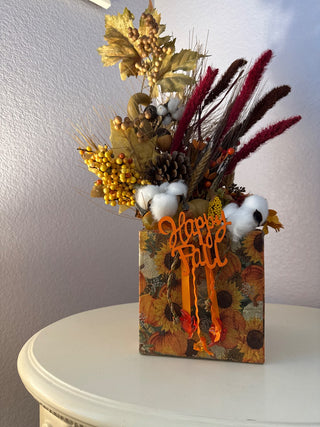 Floral glass arrangement|124548