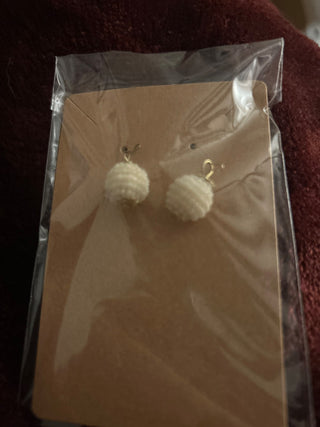 Beaded ball dangle earrings|129512