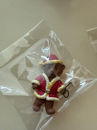 Vintage Christmas lapel pin ceramic bear holding a star RCD|129760