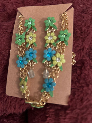 Floral necklace and earrings|130969