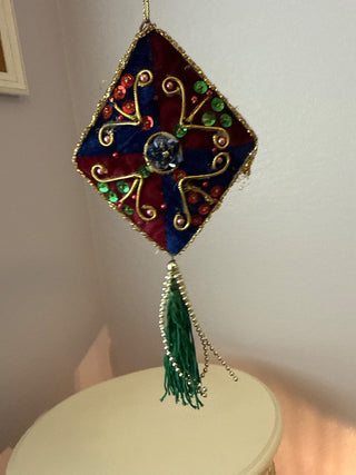 Vintage crushed velvet, multicolored ornament with tassel RCD|138291