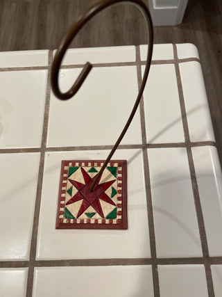 Jim Shore Ornament Holder ‘Square Quilt’ #105184 Patchwork Red Green RSV|141545