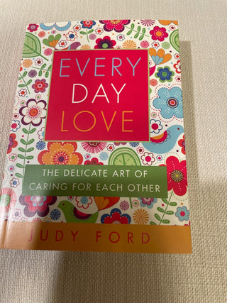 Every day, love book  RSV|162608