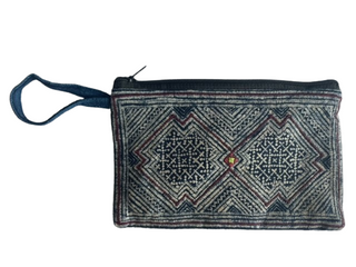 Cross-stitch Short Strap Zip Wallet|112422