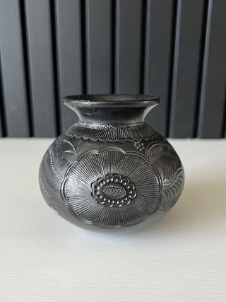 Black Mexican Oaxacan pottery RSV|105573