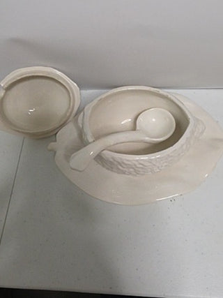 lemon jam/sugar pot on a matching leaf underplate.as is