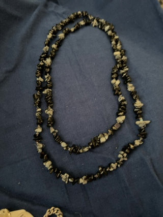 Black and gray stones necklace