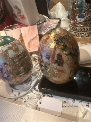 #62 VV Hand painted Geisha Girls  Egg MTS|48573