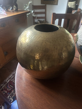 Vintage MCM Hammered Brass Sphere Vase RSV|62534