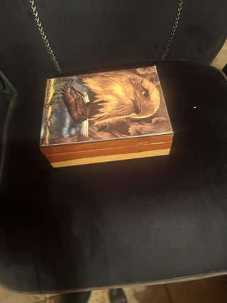Eagle wooden box 6" X 8" #62 VV MTS
