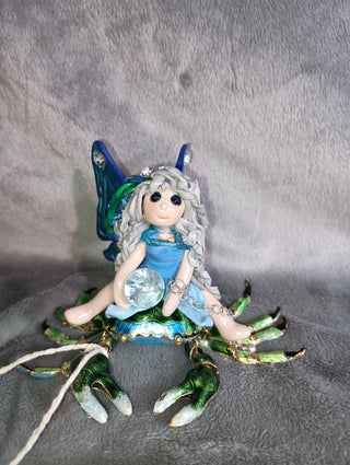 Blue water fae w/ crab