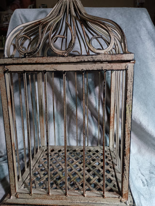 Vintage style birdcage w/ vase& flowers