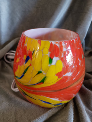 Vibrant art glass table lamp