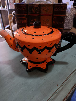 Retired Magenta UNC. Novelty teapot