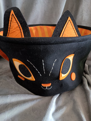 Hyde&Eek past collection cat cloth basket