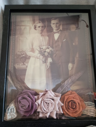 Shifting wedding portrait shadow box