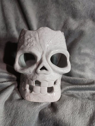 Skull candle holder (white)