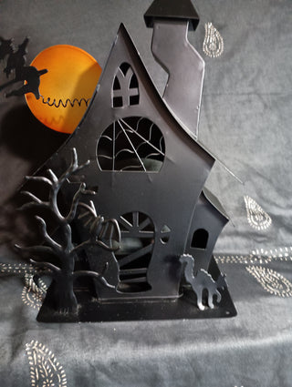 Big tea light metal haunted house
