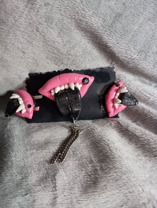 Pink vamp pin&hair clips
