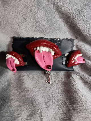 Red vamp lips pin & hair clips