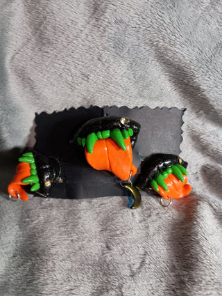 Orange vamp lips pin and hair clips