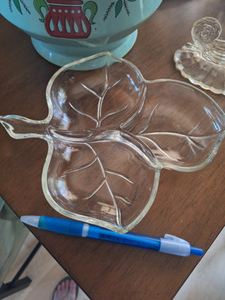 1970's  Maple Leaf divided tray