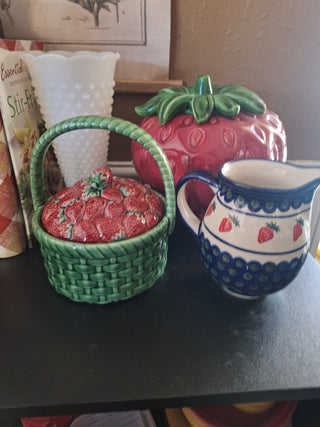 Vintage Green Basket of Strawberries covered dish- AS IS