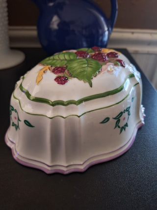 1986 Franklin Mint Raspberry Porcelain Mold