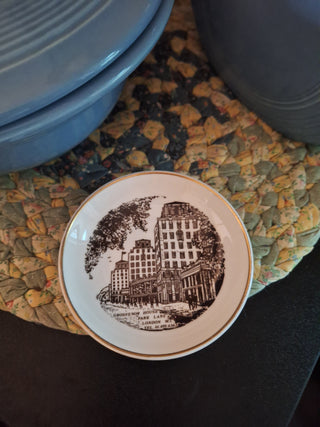 Wedgewoof Grosvenor House Hotel Souvenir  Dish