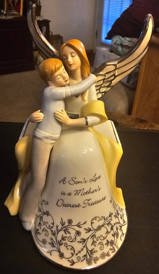 Musical Figurine Mothers Dearest Treasure