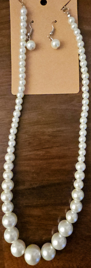 Pearl Necklace & Earrings set