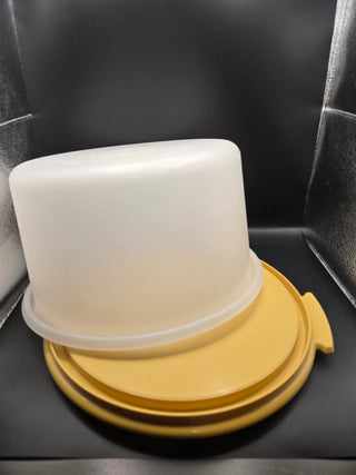 VNT Tupperware Round Cake Taker