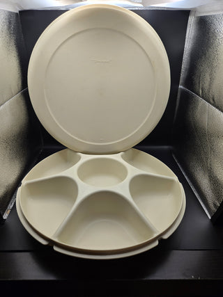 VNT Tupperware Serving Center & Lid