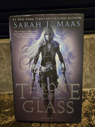 Hardback, Throne of Glass by Sarah J. Mass M
