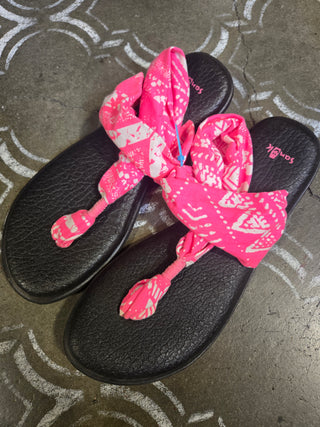 Sanuk Yoga Sling Sandals, Neon Pink, Size 9
