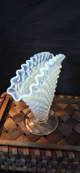 Vintage Fenton Hobnail Fan Vase (P)