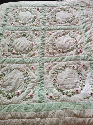 Hand Made White Lap Quilt w/Flower Wreaths