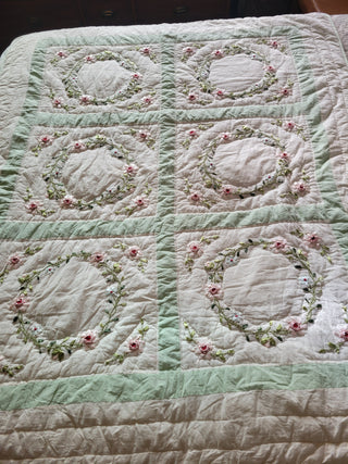 Hand Made White Lap Quilt w/Flower Wreaths