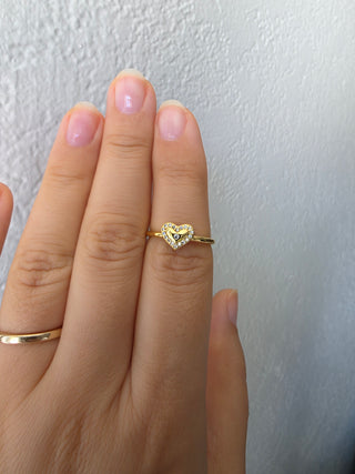 Dainty heart ring gold tone Size 7 NEW