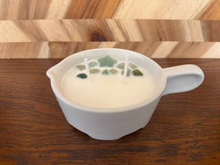 HANDMADE CANDLE WHITE CREAMER SHORT W/GREEN ROCKS & STAR SCENT CHERRY MERLOT|107268