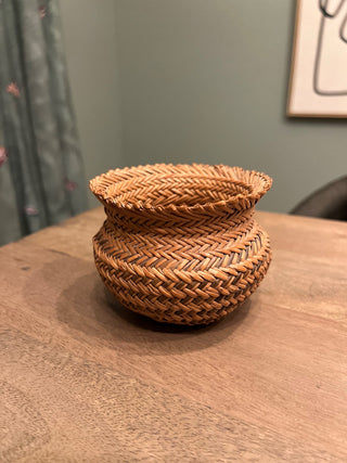 Mini woven basket vase|53288