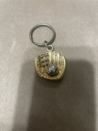 vintage baseball glove keychain rsv