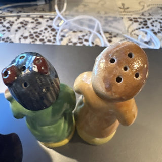 #62 VV Vintage Asian Inspired Figural Salt and Peper Shakers Sold set MTS|59967