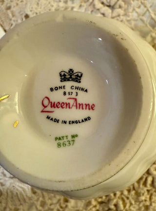 VTG 1950s Queen Anne Bone China Tea Cup & Saucer Red and Pink Roses ~ ENGLAND|100783